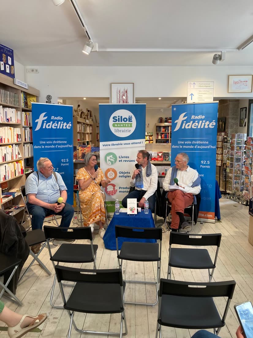 L’équipe d’aujourd’hui, et une rencontre à la librairie Siloë de Nantes, photo 2