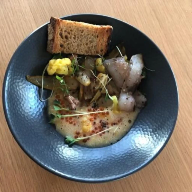 Crème d’œuf et endives braisées au lard d’Arnad et jus de clémentines