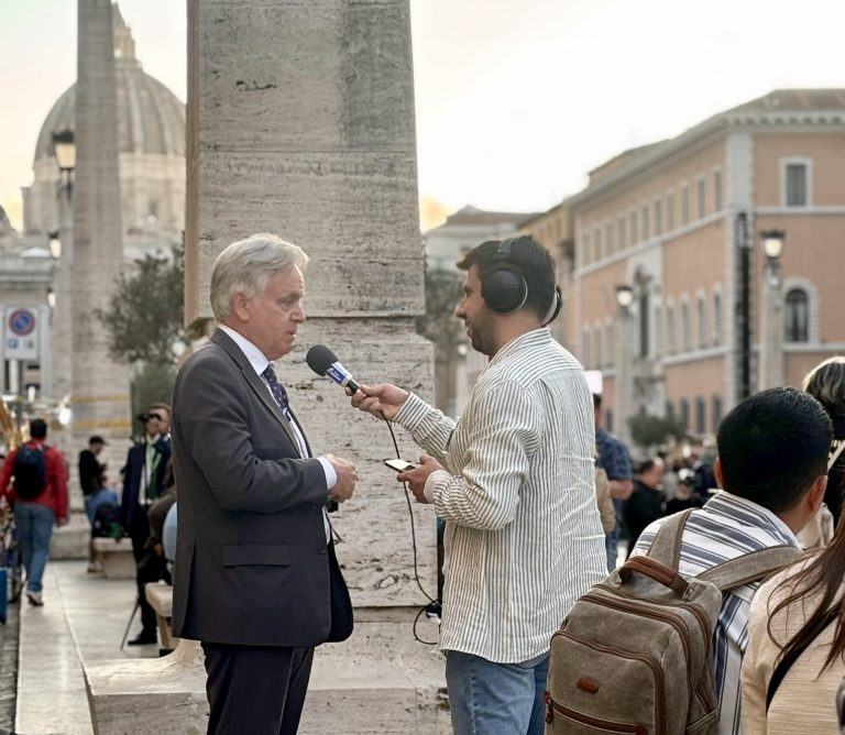 Conclave, jour 2 : Dans l&rsquo;attente de la fumée blanche