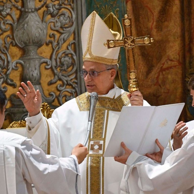 Léon XIV : Premier pape américain, nouveaux défis pour l'Église