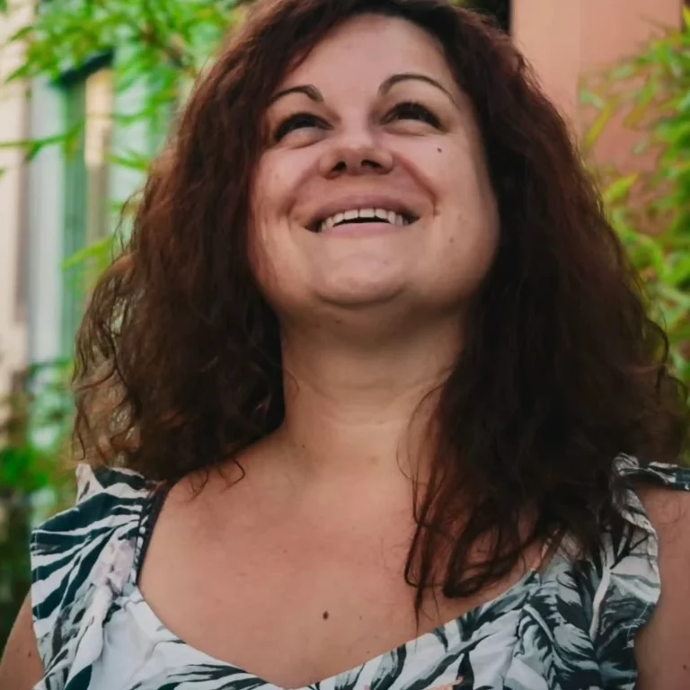 Elise PLOQUIN, chrétienne, comédienne et chanteuse