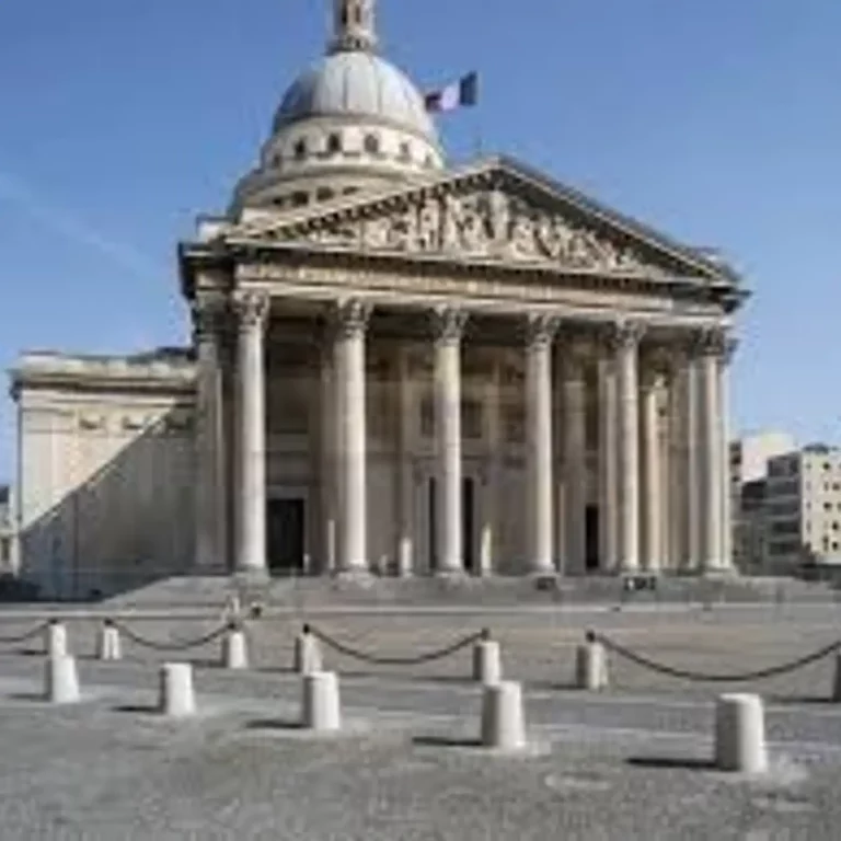 La solution pour résoudre la crise de l’éducation nationale : la Panthéonne