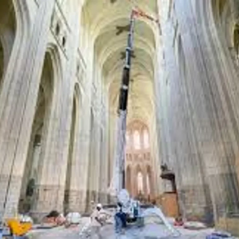 L’aventure de la reconstruction de la cathédrale de Nantes, par le père Michel Leroy