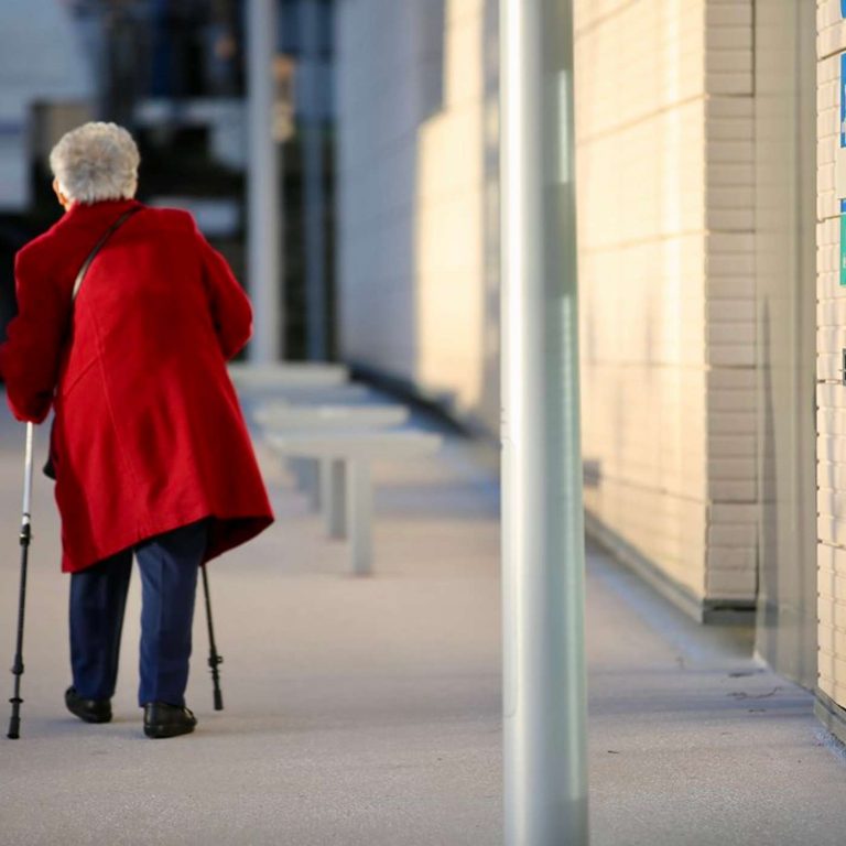 750.000 personnes âgées vivent en situation d’isolement extrême : Pierre-Yves L'Her, directeur régional Les Petits Frères des pauvres