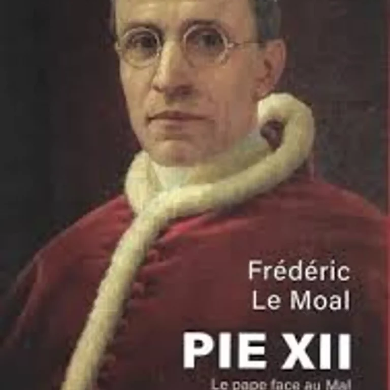 Frédéric Le Moal, Pie XII. Le pape face au mal, Perrin, 2024