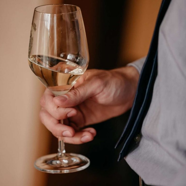 Dry January : les bienfaits d'un mois sans alcool avec Emmanuelle Criaud, chargée de prévention à la Ligue contre le cancer de Loire-Atlantique.