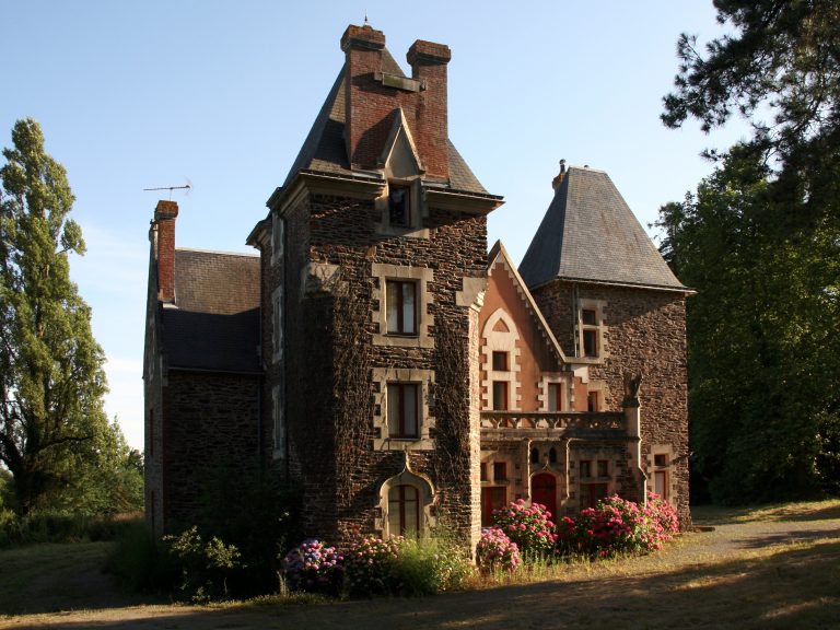 Mille ans de pierres et de prières : Saint-Gildas-des-Bois fête son abbaye millénaire